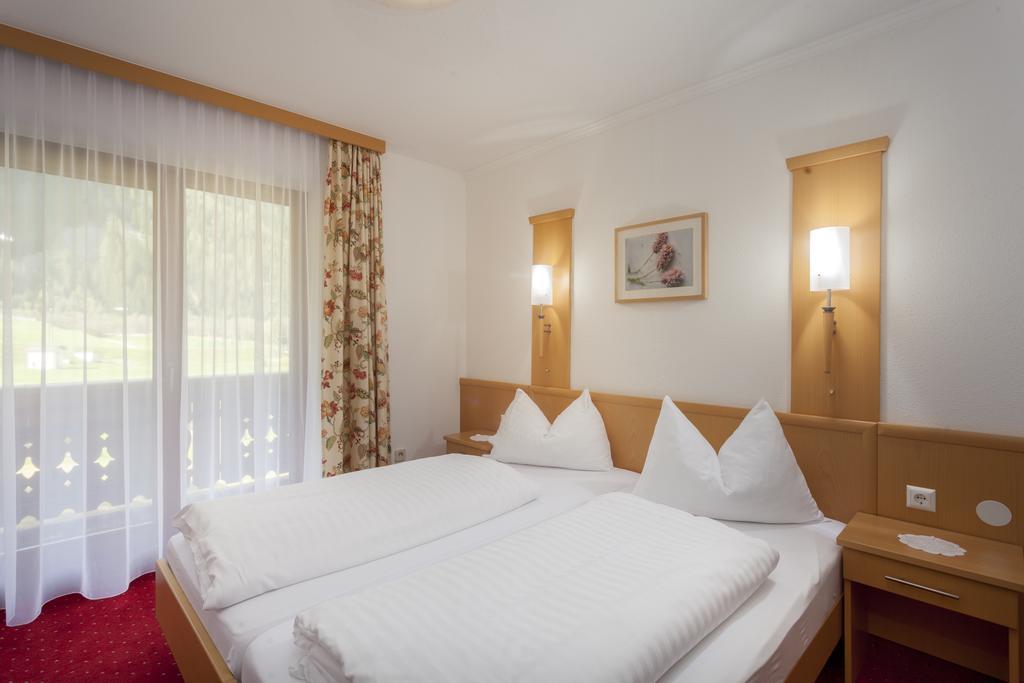 פלאטלאך Alpenhotel Badmeister מראה חיצוני תמונה