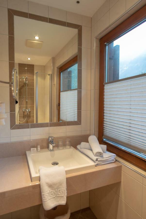 פלאטלאך Alpenhotel Badmeister מראה חיצוני תמונה