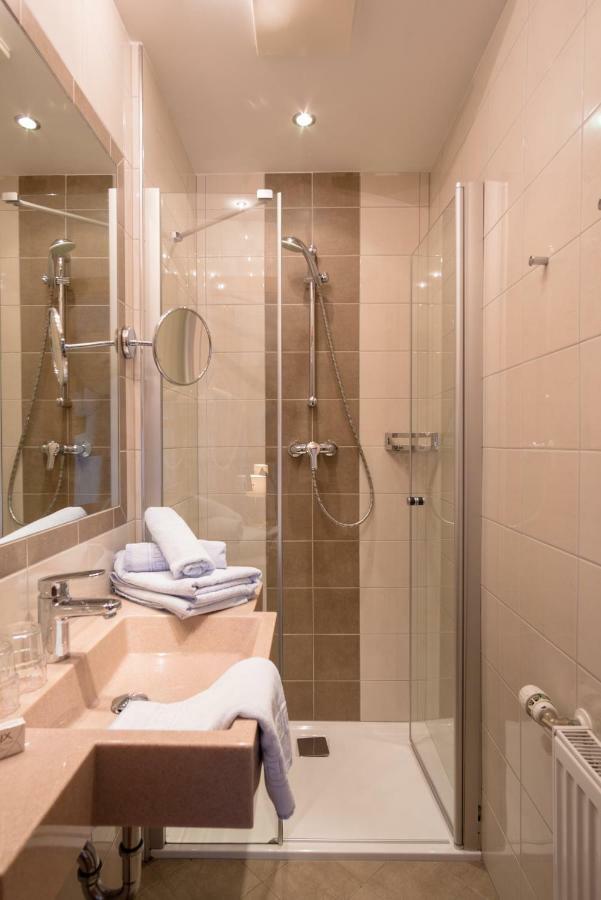פלאטלאך Alpenhotel Badmeister מראה חיצוני תמונה