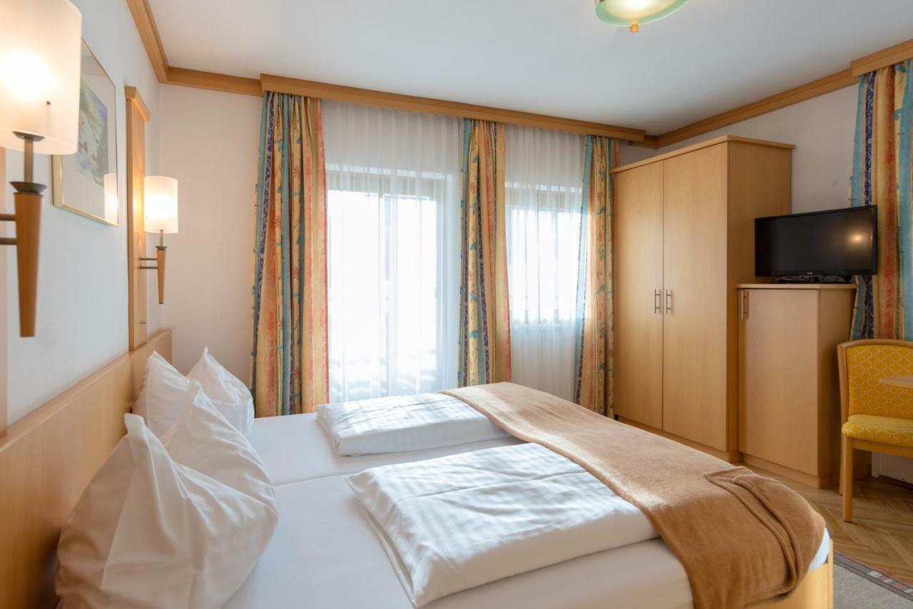 פלאטלאך Alpenhotel Badmeister מראה חיצוני תמונה